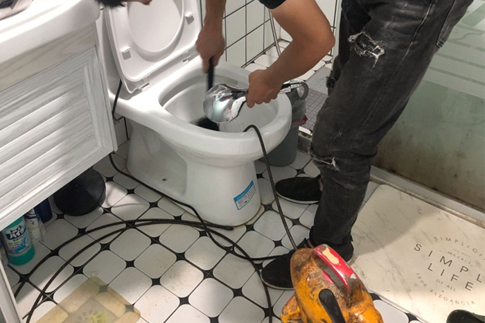 三才镇疏通下水道