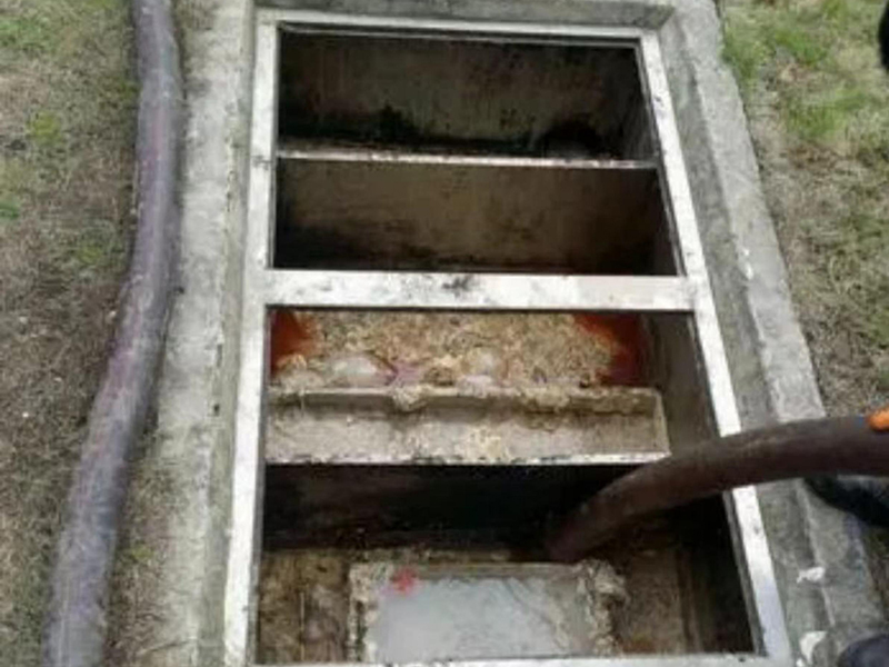 三才镇隔油池清理